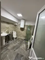 Apartament 3 camere 59,9 MP Zona Teilor
