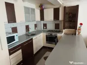 Apartament de vanzare semidecomandat ,3 camere 61 mp , zona