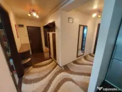 Apartament de vanzare semidecomandat ,3 camere 61 mp , zona