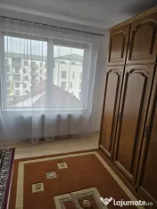 Apartament de vanzare semidecomandat ,3 camere 61 mp , zona