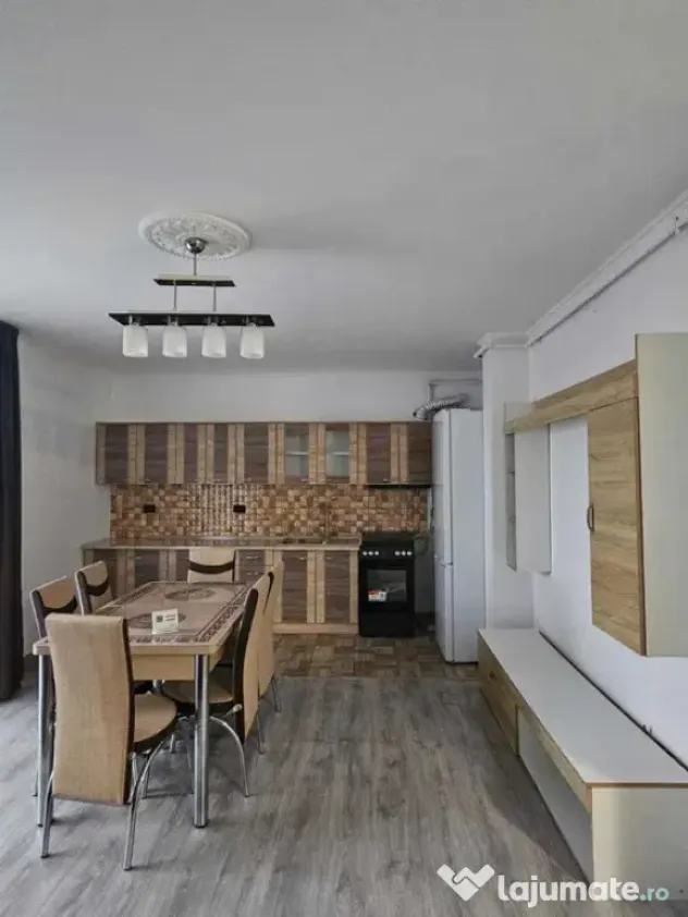 Apartament 3 camere 70mp, parcare, zona Terra