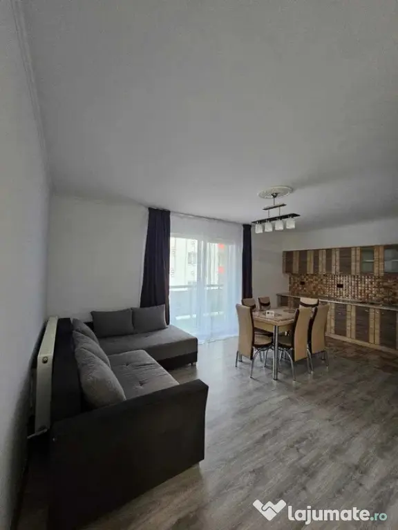 Apartament 3 camere 70mp, parcare, zona Terra