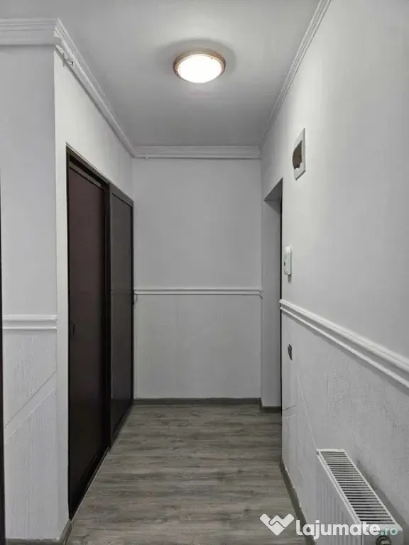 Apartament 3 camere 70mp, parcare, zona Terra