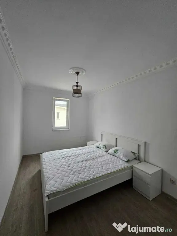 Apartament 3 camere 70mp, parcare, zona Terra