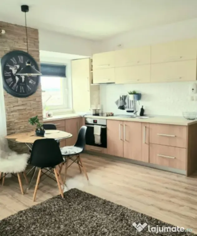 Apartament 3 CAMERE, SU 65MP, ZONA CETĂȚII