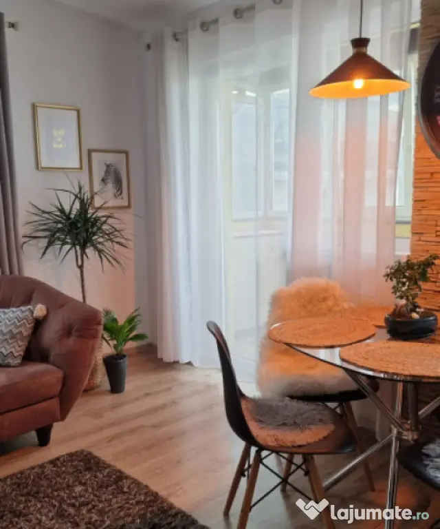 Apartament 3 CAMERE, SU 65MP, ZONA CETĂȚII