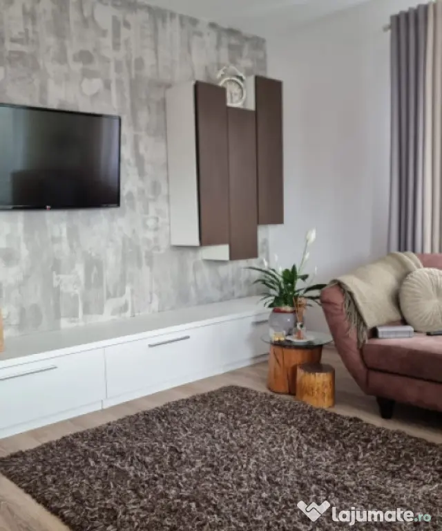 Apartament 3 CAMERE, SU 65MP, ZONA CETĂȚII