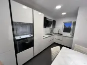 Apartament 3 camere, decomandat, parcare, zona UMF 