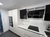 Apartament 3 camere, decomandat, parcare, zona UMF 