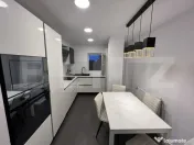 Apartament 3 camere, decomandat, parcare, zona UMF 