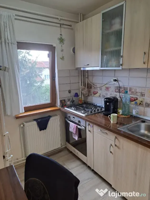 Inchiriez garsoniera in Deva, zona Saturn (Politie), decomandata, et 2