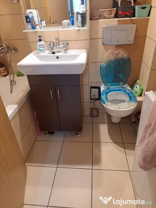 Inchiriez garsoniera in Deva, zona Saturn (Politie), decomandata, et 2