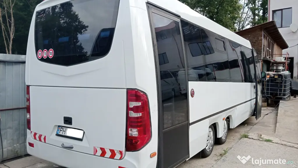 Microbuz Mercedes Benz Trituro, an 2019, Euro6, AC, 2997 cmc consum mic, 34 loc