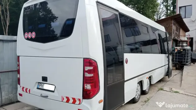 Microbuz Mercedes Benz Trituro, an 2019, Euro6, AC, 2997 cmc consum mic, 34 loc