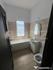 Apartament cu trei camere de închiriat în Tudor!
