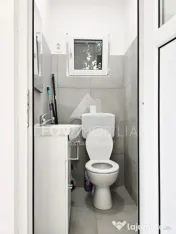 Spatiu comercial central Balotesti, 21.3 mp, curte 25mp, com 