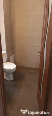 Proprietar spațiu comercial inchiriez 2/3 stradal intrare Parc Pantelimon 