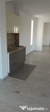 Proprietar spațiu comercial inchiriez 2/3 stradal intrare Parc Pantelimon 