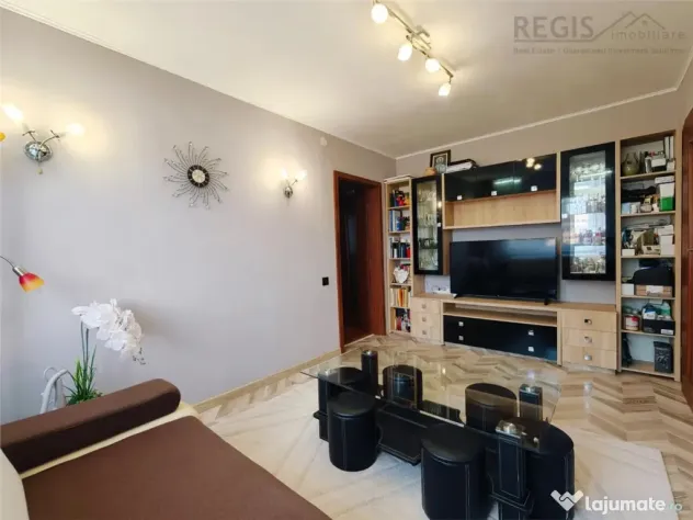 Apartament 3 camere cu AC si parcare , Cartier Florilor