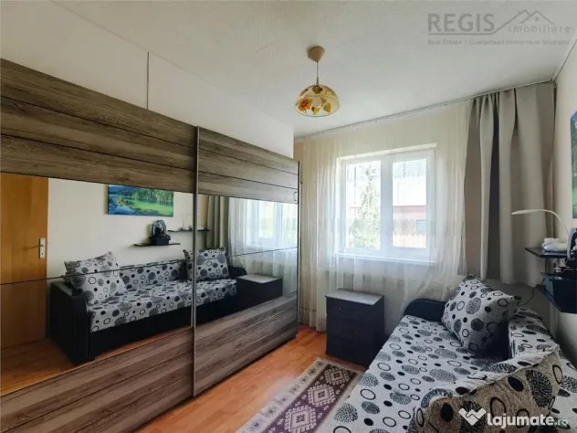Apartament 3 camere cu AC si parcare , Cartier Florilor