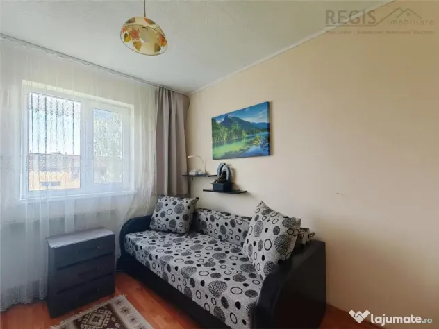 Apartament 3 camere cu AC si parcare , Cartier Florilor