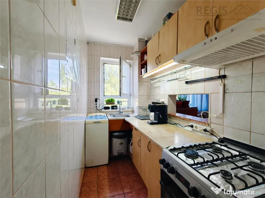 Apartament 3 camere cu AC si parcare , Cartier Florilor
