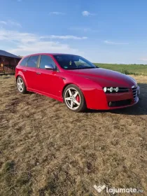 Vând Alfa Romeo 159