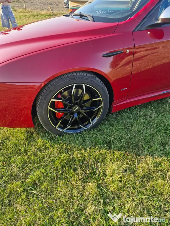 Vând Alfa Romeo