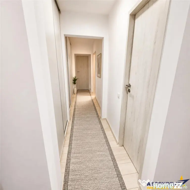 Apartament 3 camere, suprafata extinsa, decomandat, zona ver