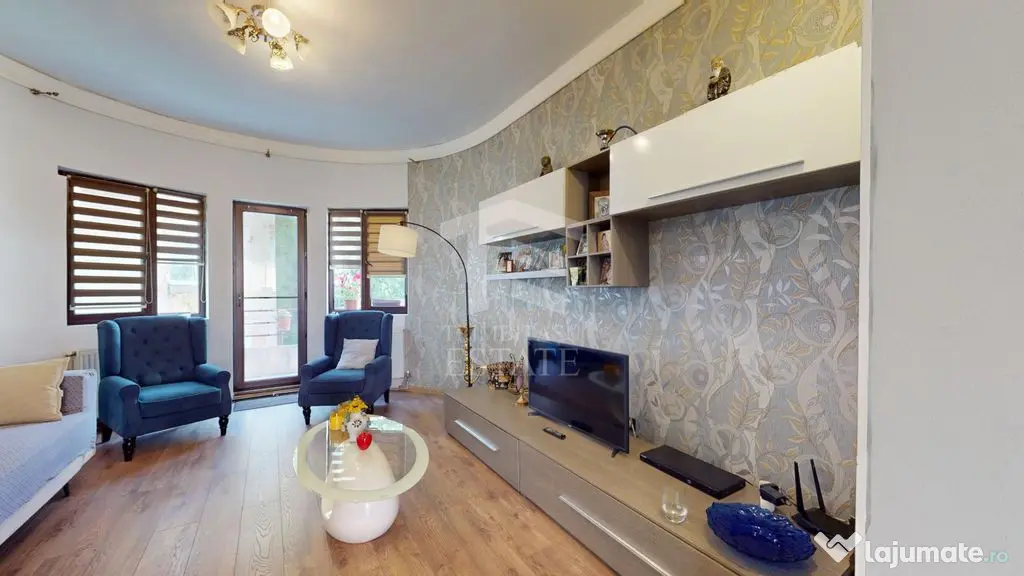 Apartament interbelic cu 3 camere, 124 mp, vis-à-vis de