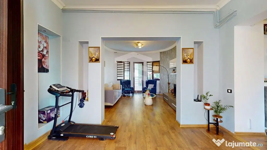 Apartament interbelic cu 3 camere, 124 mp, vis-à-vis de