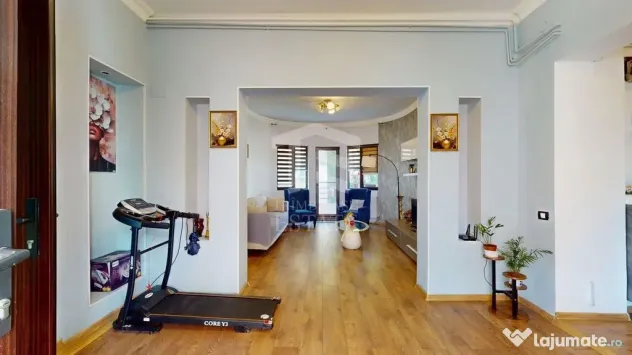 Apartament interbelic cu 3 camere, 124 mp, vis-à-vis de