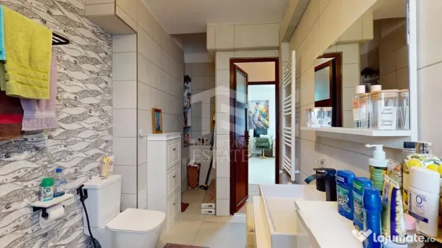 Apartament interbelic cu 3 camere, 124 mp, vis-à-vis de