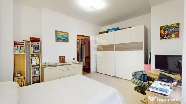 Apartament interbelic cu 3 camere, 124 mp, vis-à-vis de