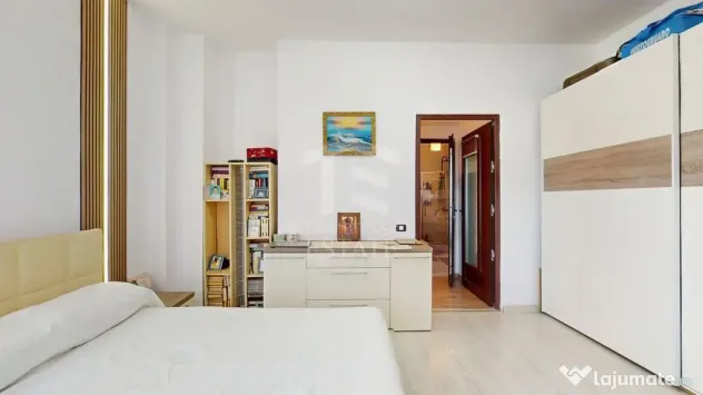 Apartament interbelic cu 3 camere, 124 mp, vis-à-vis de