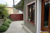 Casuta singura in curte, Brasov: Un colt de liniste la poale 