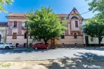 Apartament cu 4 camere si terasa si curte proprie, langa ...