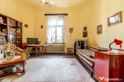 Apartament cu 4 camere si terasa si curte proprie, langa ...