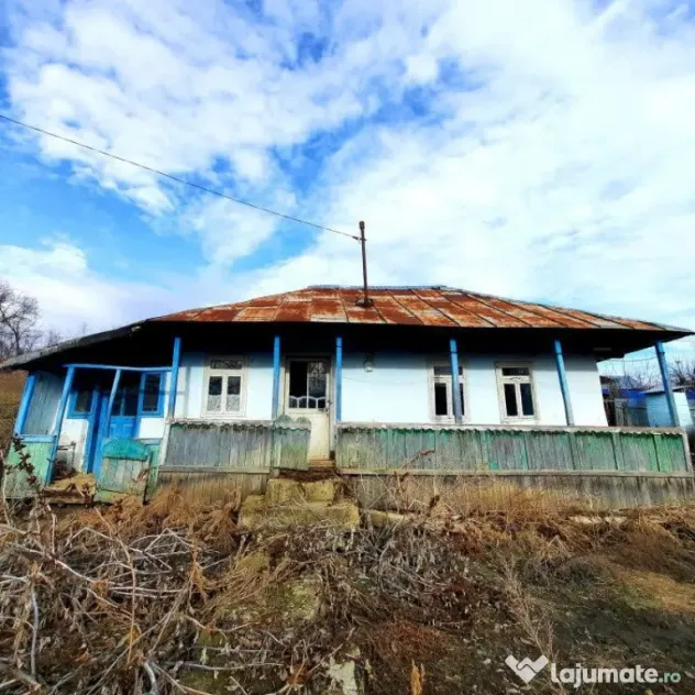 Imobil compus din casa de locuit si teren, Danesti, const...