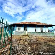 Imobil compus din casa de locuit si teren, Danesti, const...