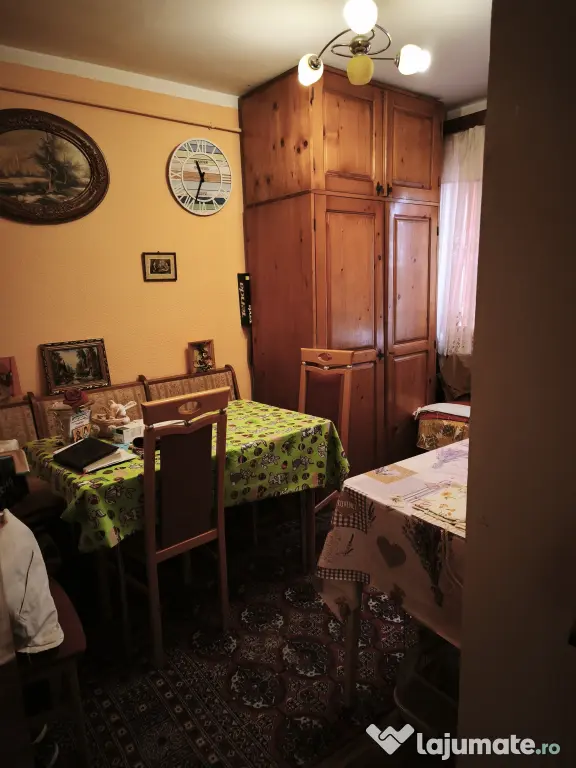 Proprietar vand apartament 3 camere decomandate central