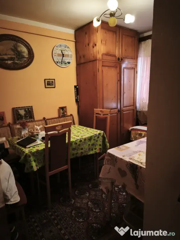 Proprietar vand apartament 3 camere decomandate central