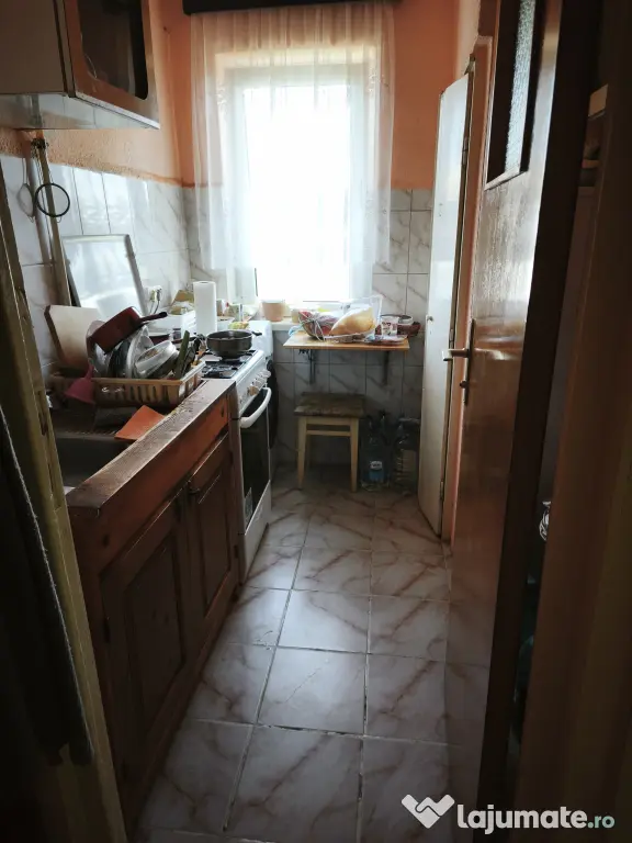 Proprietar vand apartament 3 camere decomandate central