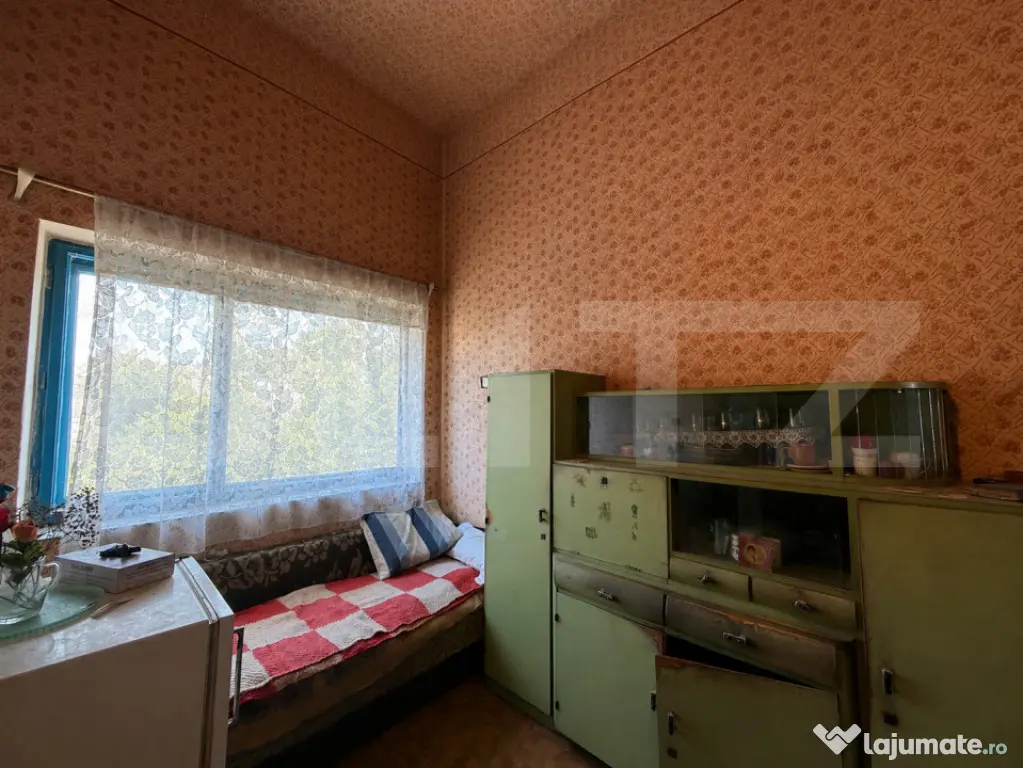 Casa de vanzare, curte comuna , zona Simleu Silvaniei