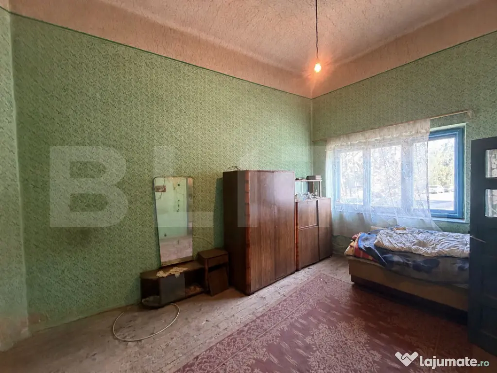 Casa de vanzare, curte comuna , zona Simleu Silvaniei
