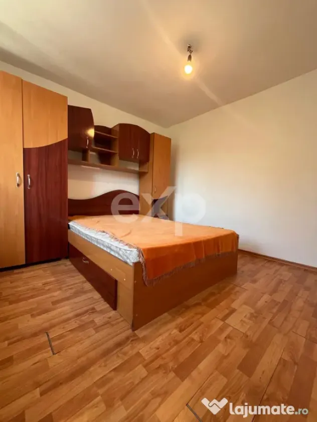 Vanzare 2 camere curat liber decomandat et 3 central Gaesti