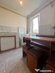 Vanzare 2 camere curat liber decomandat et 3 central Gaesti 