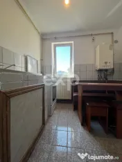 Vanzare 2 camere curat liber decomandat et 3 central Gaesti 