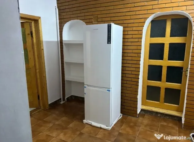 Apartament Cu 3 Camere Decomandate Zona Obcini - Intrare