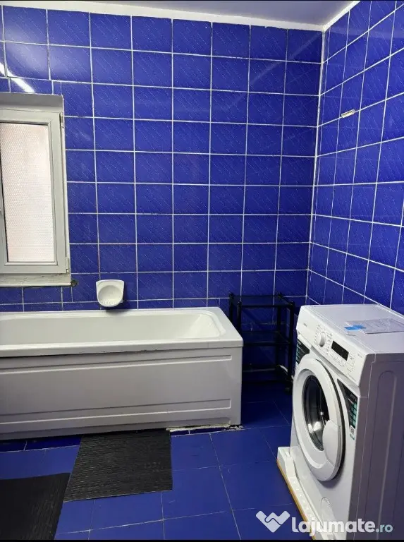 Apartament Cu 3 Camere Decomandate Zona Obcini - Intrare
